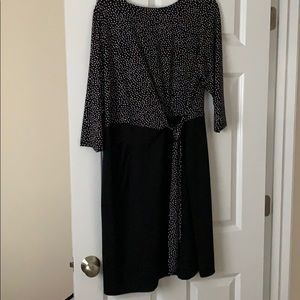 Casual or formal!! It’s up to you! Black/white